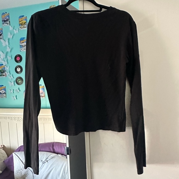 Women’s OVO long sleeve, Size medium but fits like a small - Picture 2 of 3